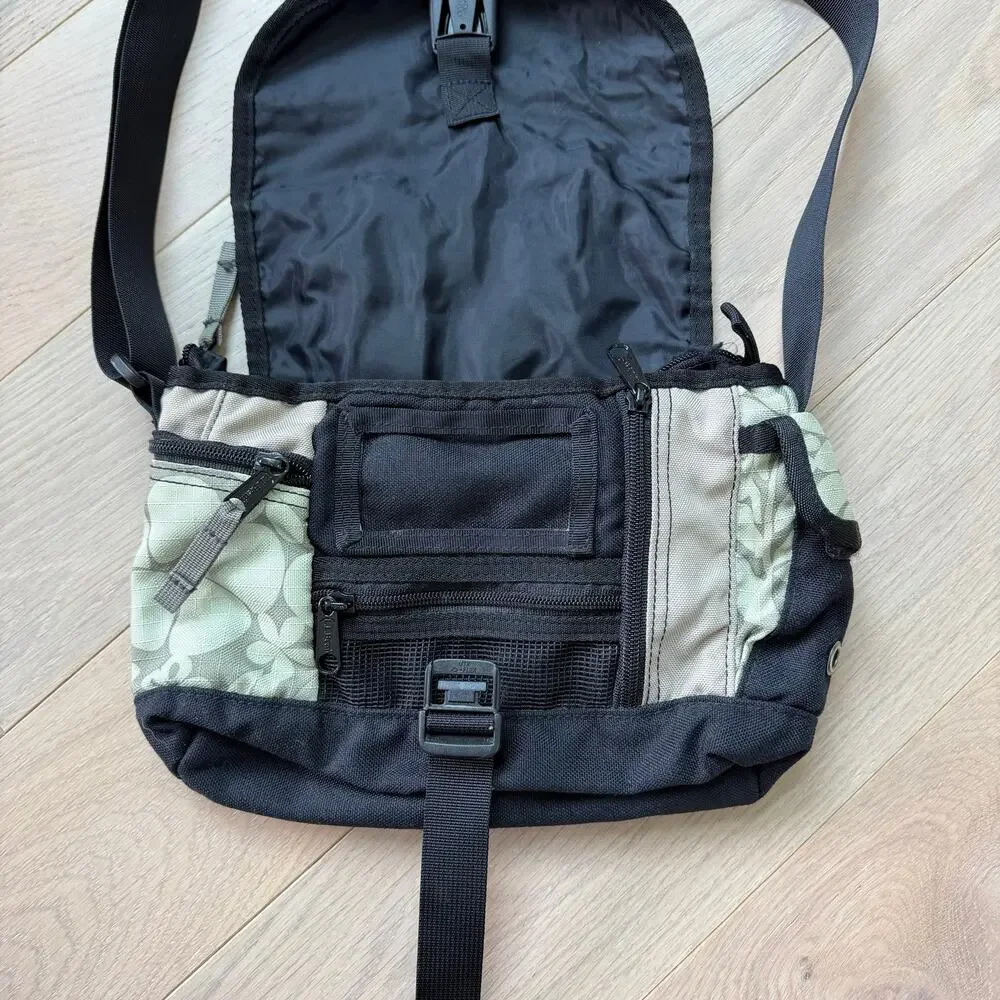 Vintage LL Bean Green Hawaiian Floral Crossbody Fanny Pack Travel Bag 2000s